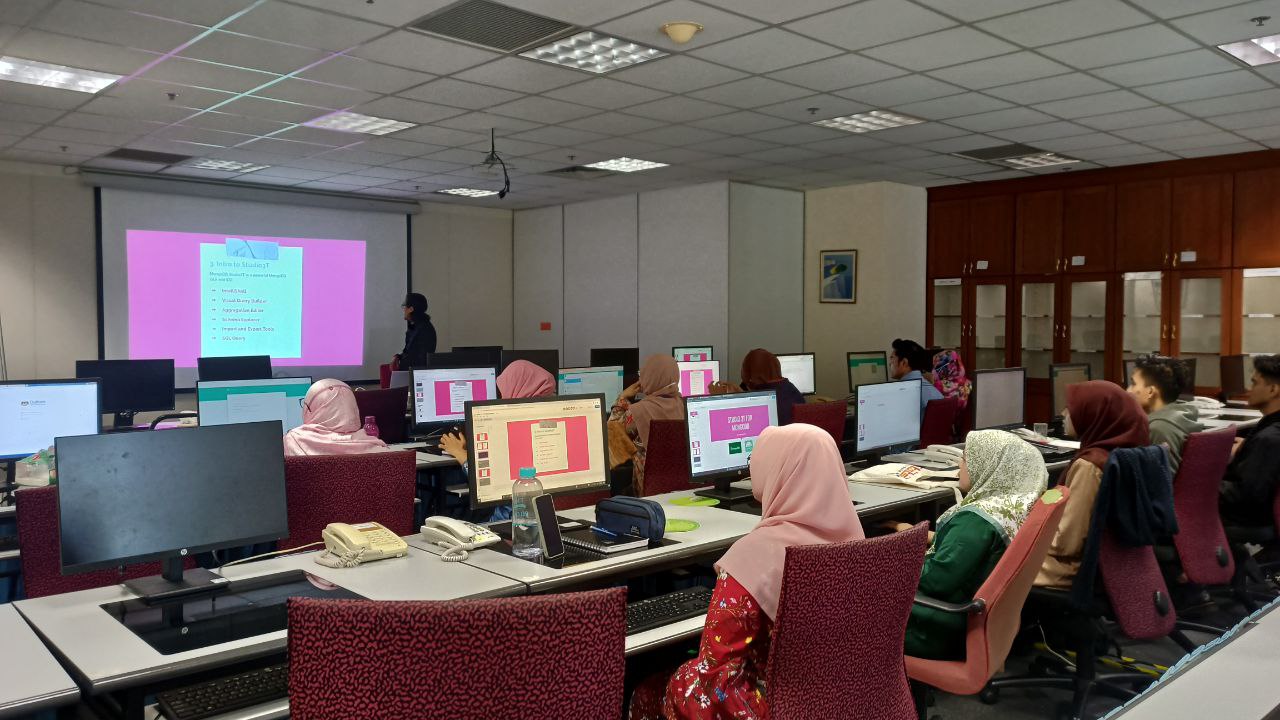 LATIHAN PENGOPERASIAN : DATABASE MANAGER TOOL